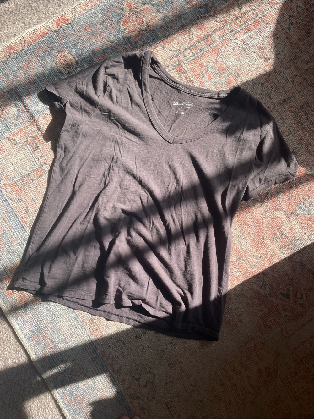 Universal Thread Women's 100% Cotton V-Neck Tee - Charcoal Gray